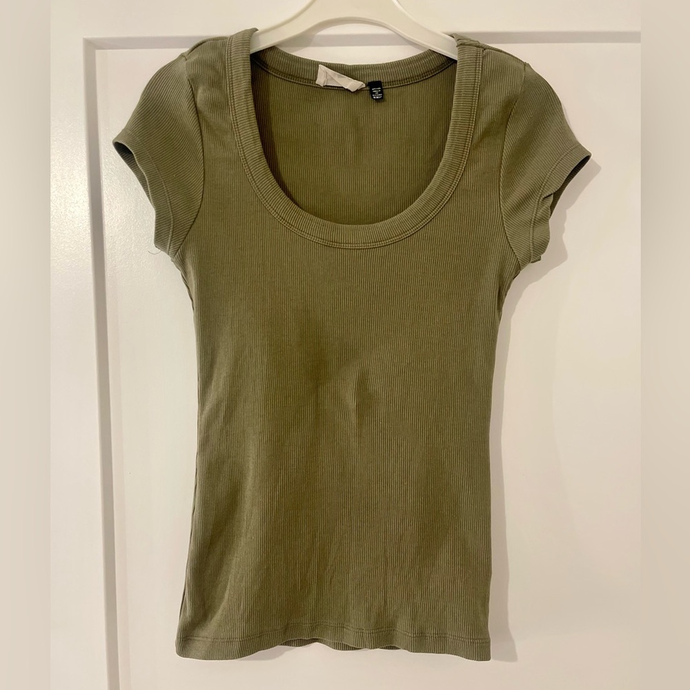 Olive green ribbed fitted tee